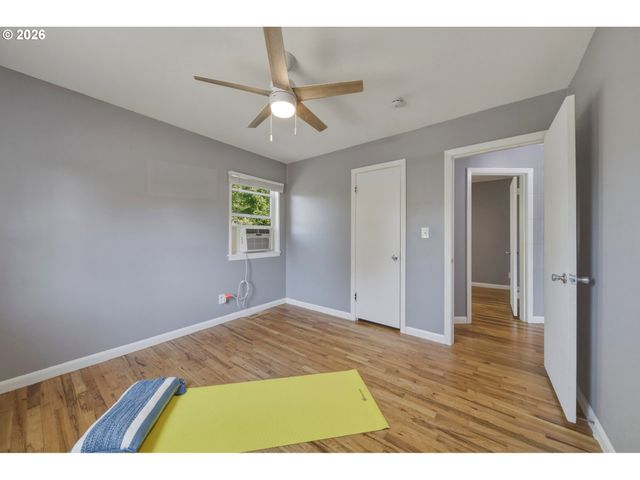 11005 Ne SCHUYLER St, Portland, OR 97220