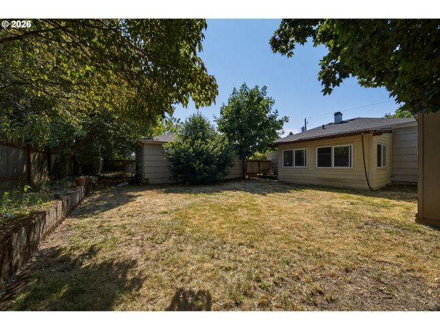 11005 Ne SCHUYLER St, Portland, OR 97220