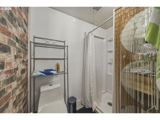 11005 Ne SCHUYLER St, Portland, OR 97220