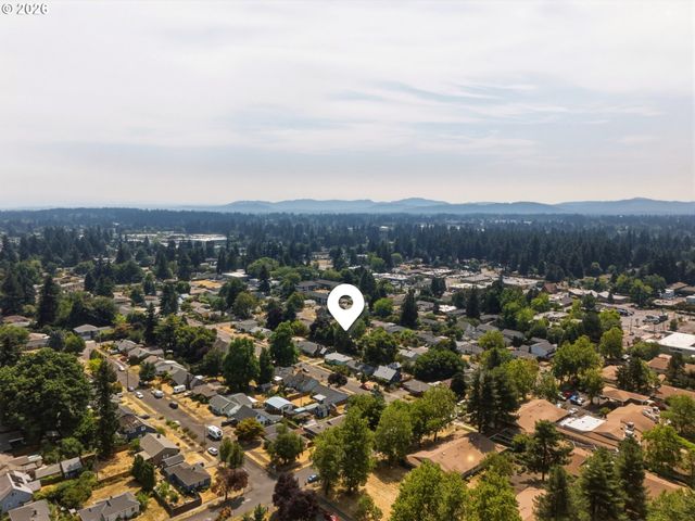 11005 Ne SCHUYLER St, Portland, OR 97220