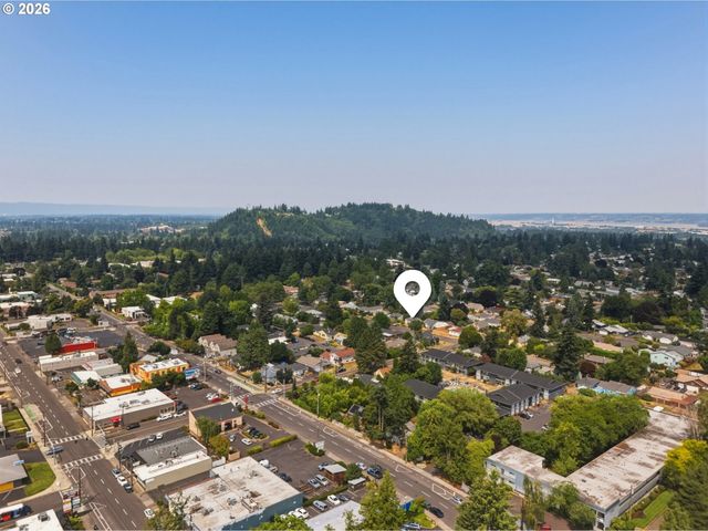 11005 Ne SCHUYLER St, Portland, OR 97220