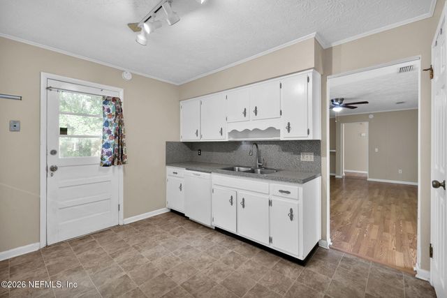 1950 HOLLY OAKS RAVINE Drive, Jacksonville, FL 32225