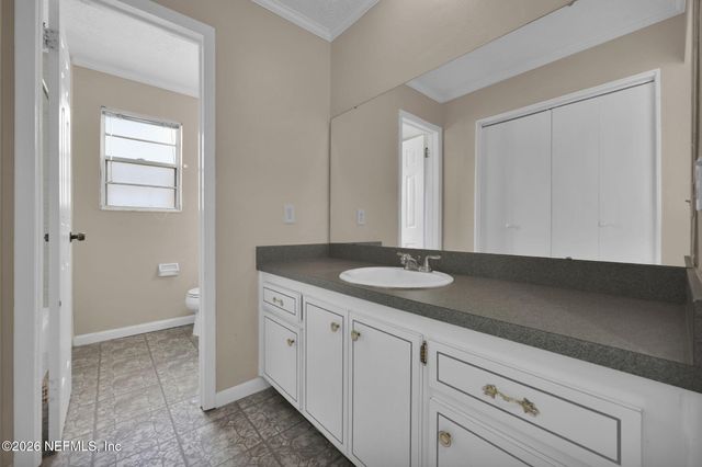 1950 HOLLY OAKS RAVINE Drive, Jacksonville, FL 32225