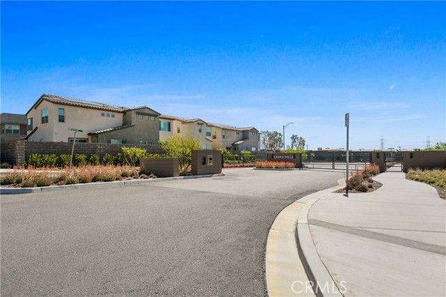 15916 Caterpillar Drive, Fontana, CA 92336