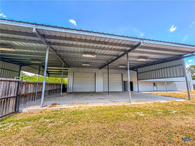 90 Honey Drive, Victoria, TX 77904