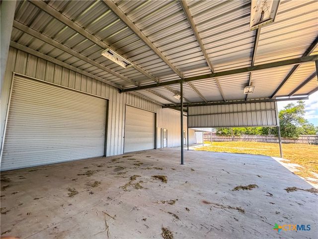 90 Honey Drive, Victoria, TX 77904