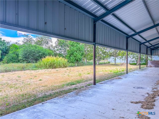 90 Honey Drive, Victoria, TX 77904