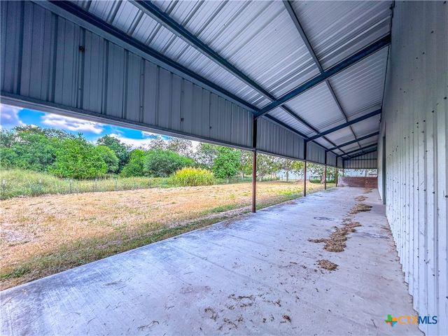 90 Honey Drive, Victoria, TX 77904