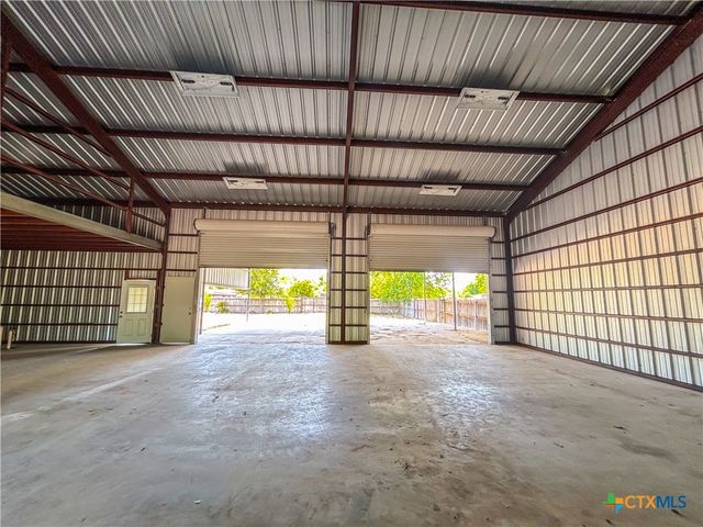 90 Honey Drive, Victoria, TX 77904