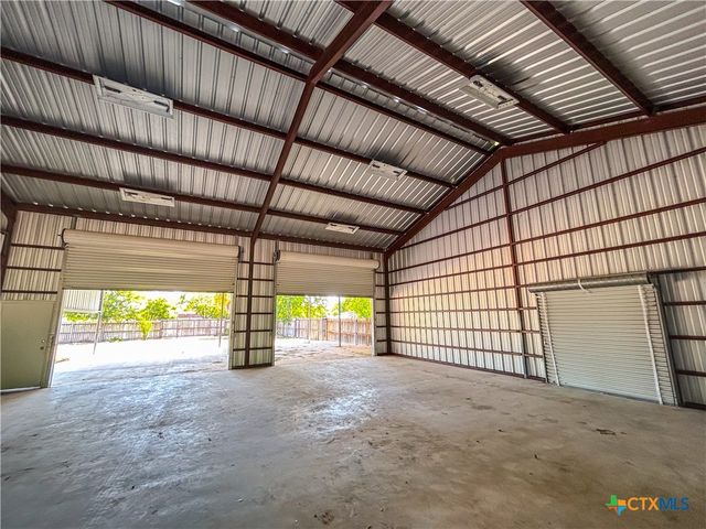 90 Honey Drive, Victoria, TX 77904