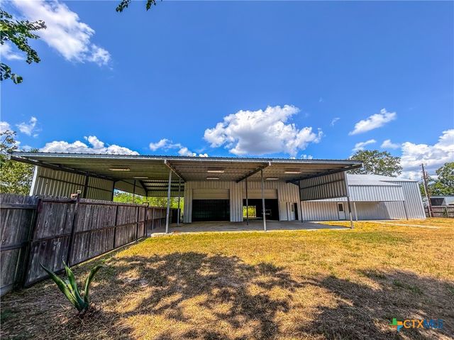 90 Honey Drive, Victoria, TX 77904