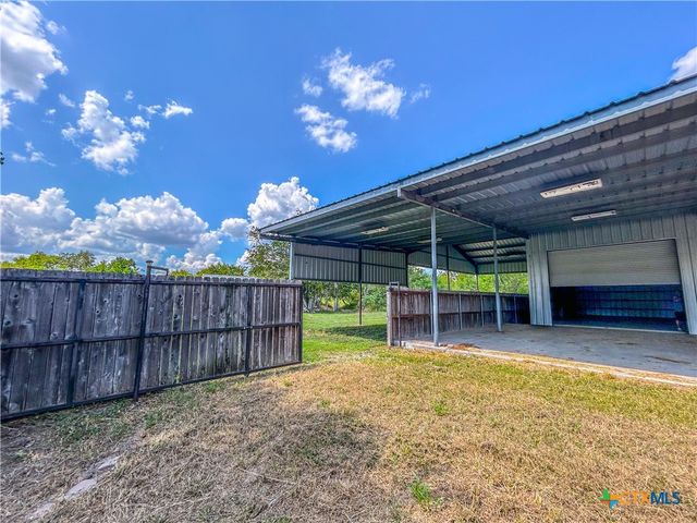 90 Honey Drive, Victoria, TX 77904