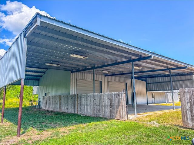 90 Honey Drive, Victoria, TX 77904