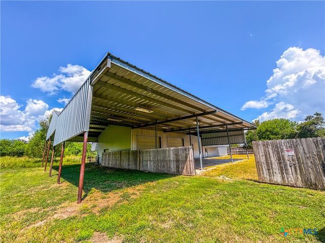 90 Honey Drive, Victoria, TX 77904