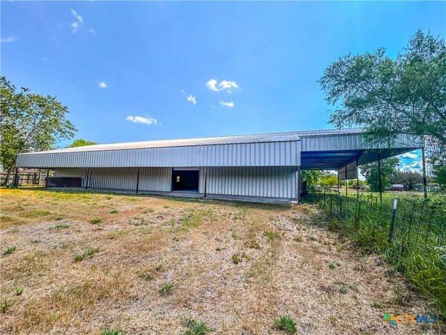 90 Honey Drive, Victoria, TX 77904