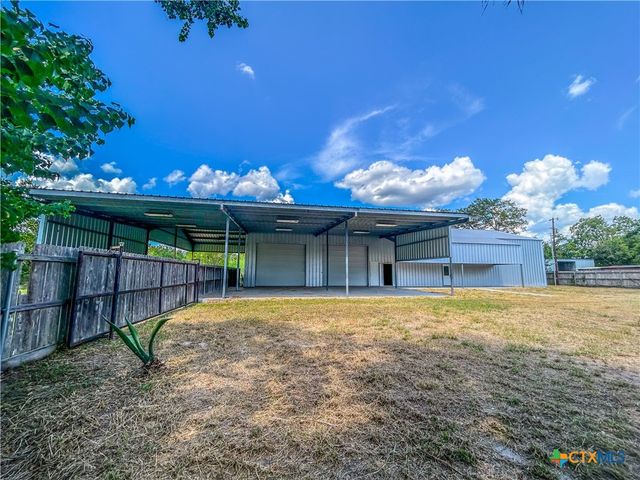 90 Honey Drive, Victoria, TX 77904