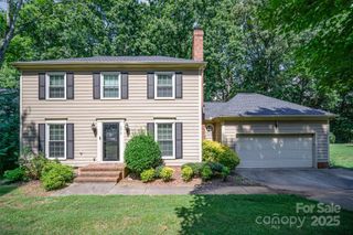 3016 Heathcroft Court, Charlotte, NC 28269