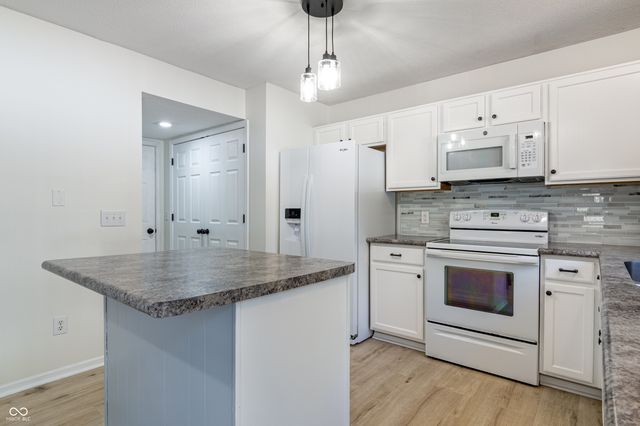 13992 Wakefield Place, Fishers, IN 46038