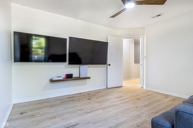 13992 Wakefield Place, Fishers, IN 46038