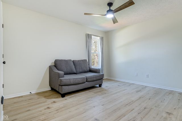 13992 Wakefield Place, Fishers, IN 46038