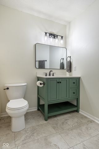 13992 Wakefield Place, Fishers, IN 46038