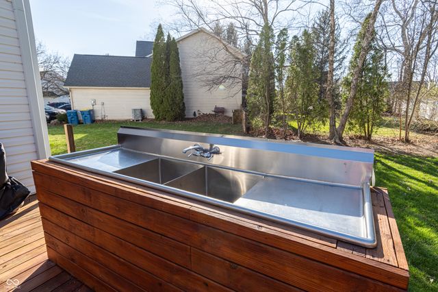 13992 Wakefield Place, Fishers, IN 46038