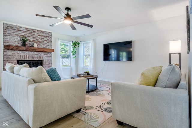 13992 Wakefield Place, Fishers, IN 46038