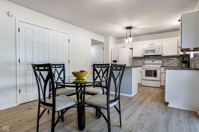 13992 Wakefield Place, Fishers, IN 46038