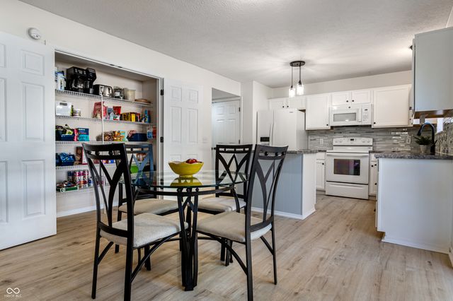 13992 Wakefield Place, Fishers, IN 46038