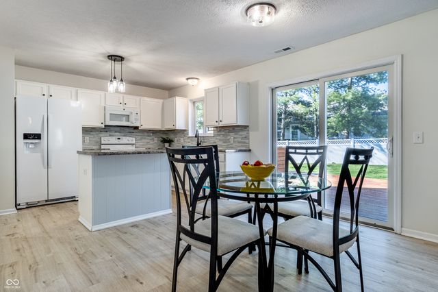 13992 Wakefield Place, Fishers, IN 46038