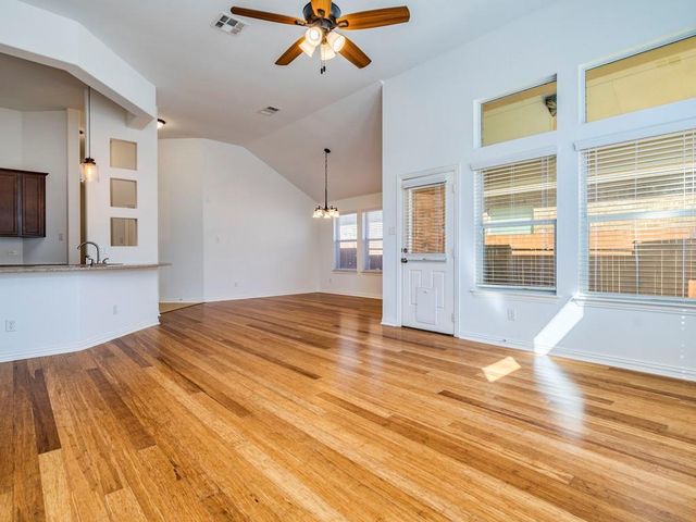 401 Strawberry Blonde DR, Buda, TX 78610