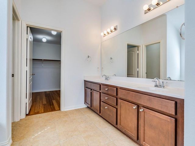 401 Strawberry Blonde DR, Buda, TX 78610