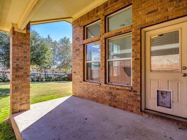 401 Strawberry Blonde DR, Buda, TX 78610