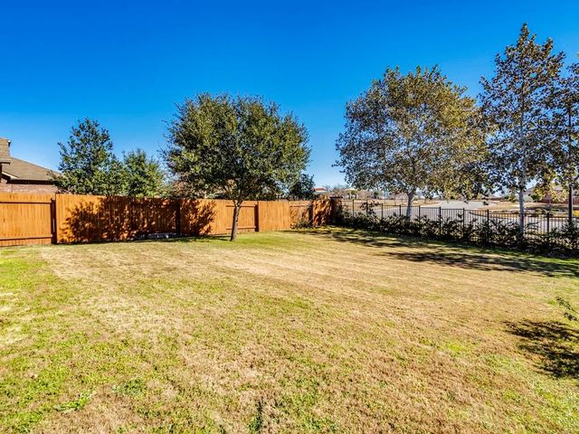 401 Strawberry Blonde DR, Buda, TX 78610