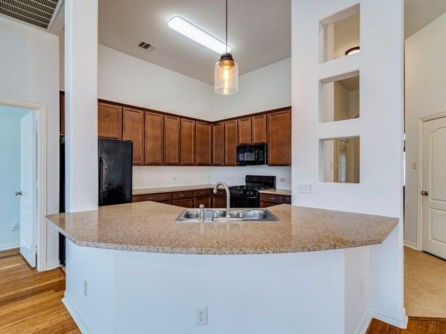 401 Strawberry Blonde DR, Buda, TX 78610