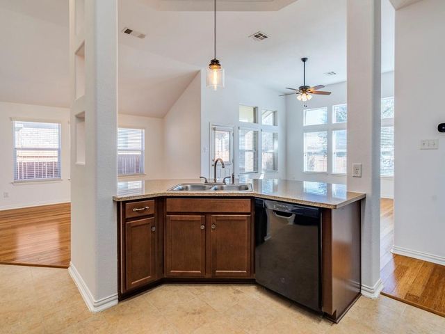 401 Strawberry Blonde DR, Buda, TX 78610