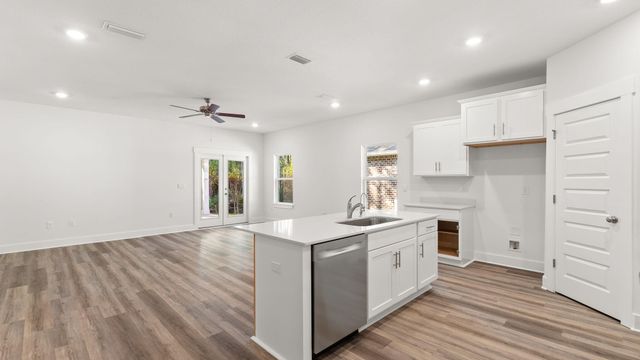 150 E Gray Owl Drive, Freeport, FL 32439