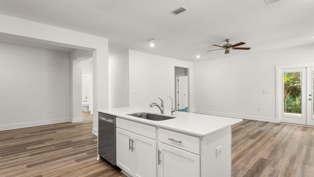 150 E Gray Owl Drive, Freeport, FL 32439