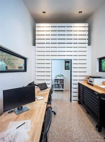 303 Navasota ST, Austin, TX 78702
