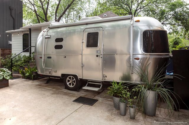 303 Navasota ST, Austin, TX 78702