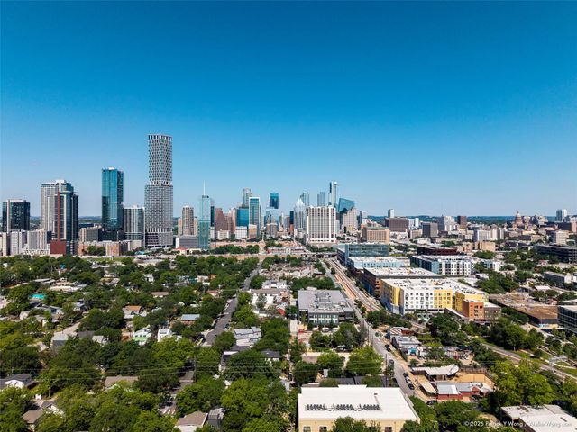 303 Navasota ST, Austin, TX 78702