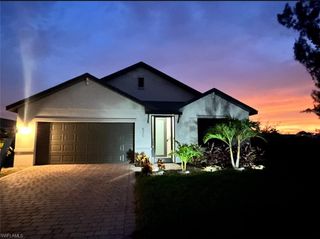 630 SW 11th PL, Cape Coral, FL 33991