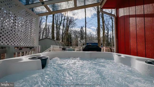 1355 WINDING WAY, Tobyhanna, PA 18466