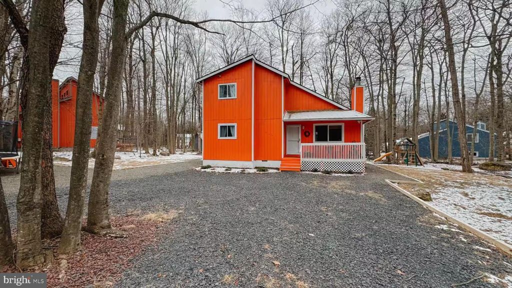 1355 WINDING WAY, Tobyhanna, PA 18466