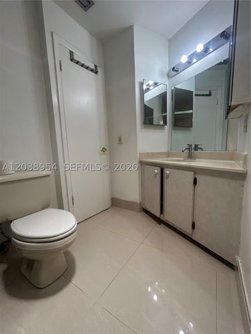 416 Briarwood Cir 2-24, Hollywood, FL 33024