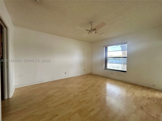 416 Briarwood Cir 2-24, Hollywood, FL 33024