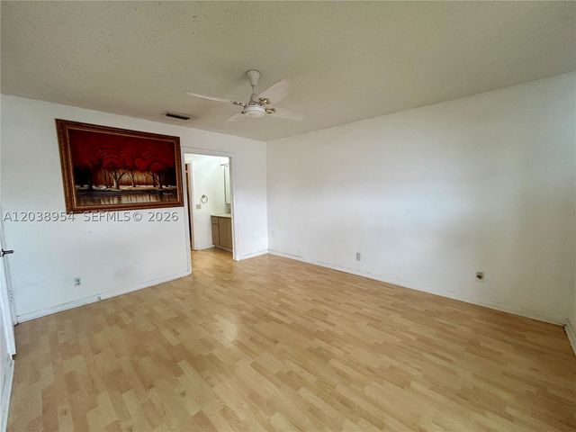 416 Briarwood Cir 2-24, Hollywood, FL 33024