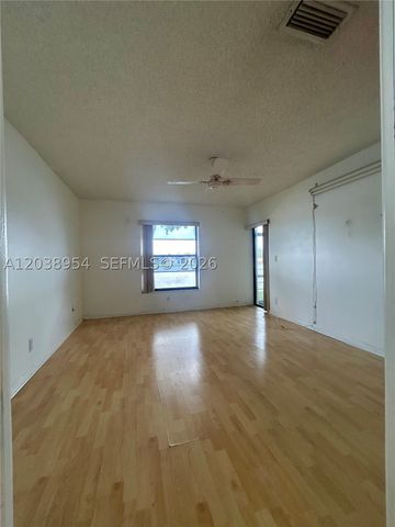 416 Briarwood Cir 2-24, Hollywood, FL 33024