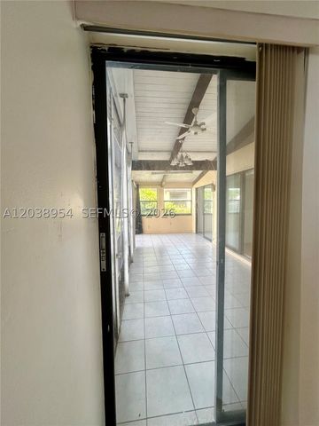416 Briarwood Cir 2-24, Hollywood, FL 33024