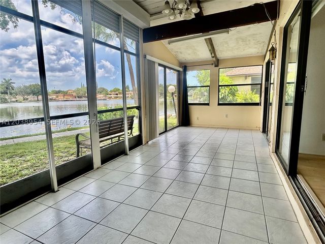 416 Briarwood Cir 2-24, Hollywood, FL 33024